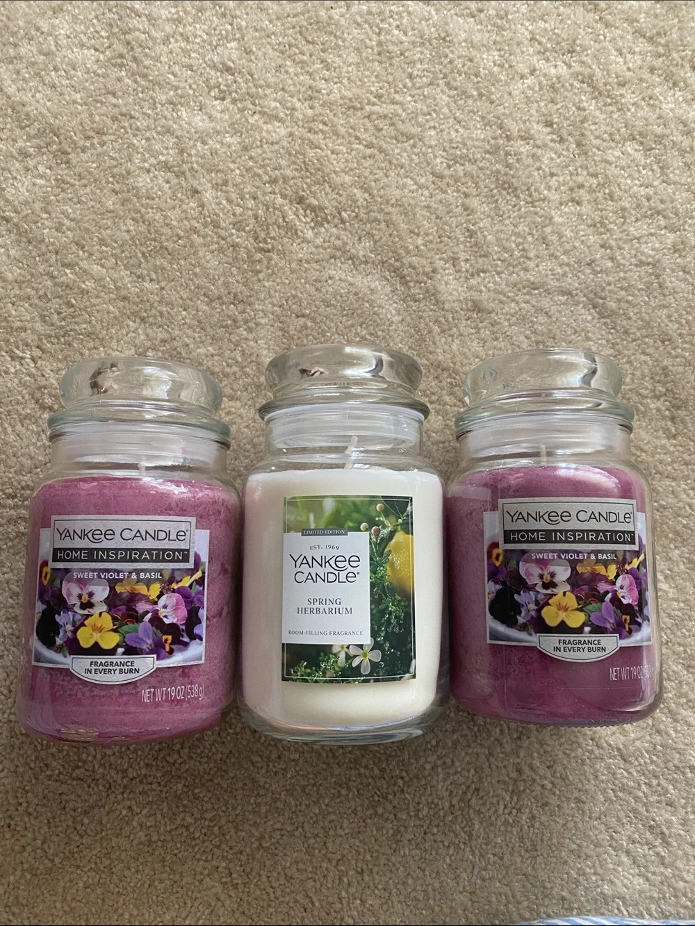 3 yankee candles. Not used bundle